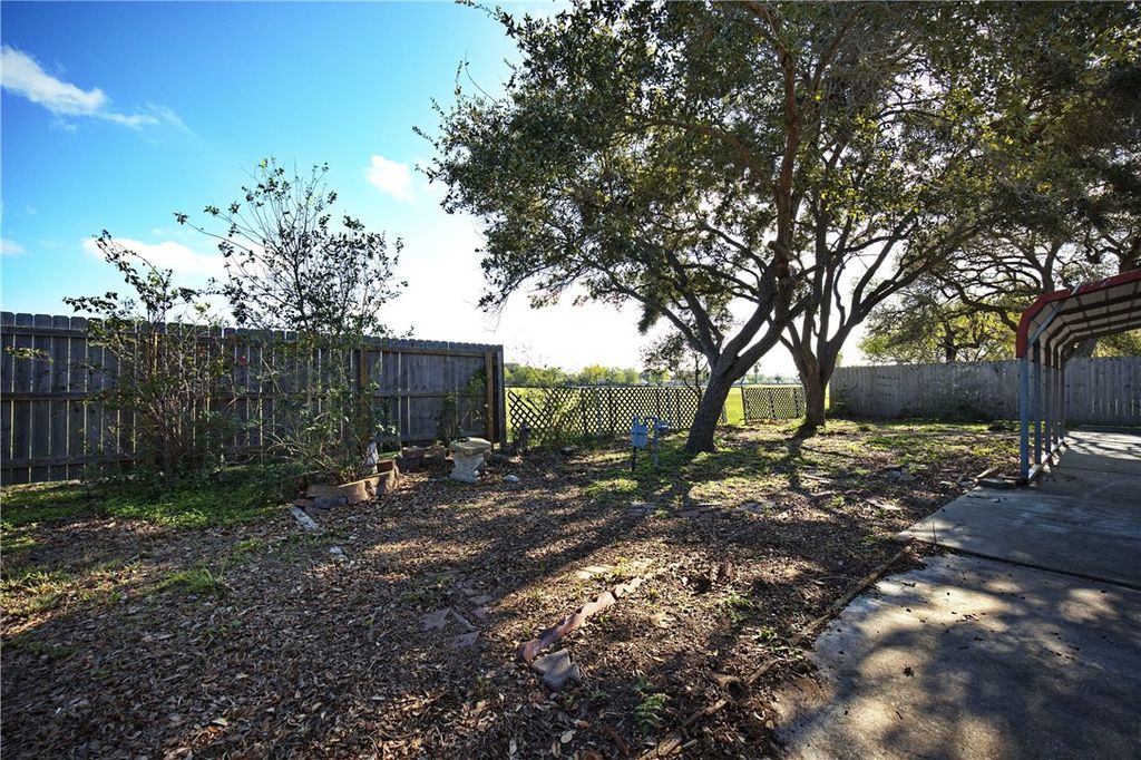 1205 Clarion Dr, Corpus Christi, TX 78412 — photo 4