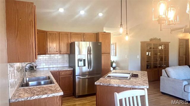 1157 Amanda Street, St James, MO 65559