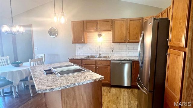 1157 Amanda Street, St James, MO 65559