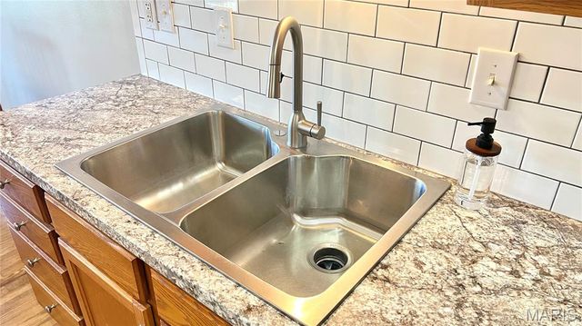 1157 Amanda Street, St James, MO 65559