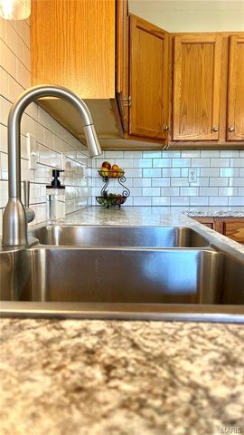 1157 Amanda Street, St James, MO 65559