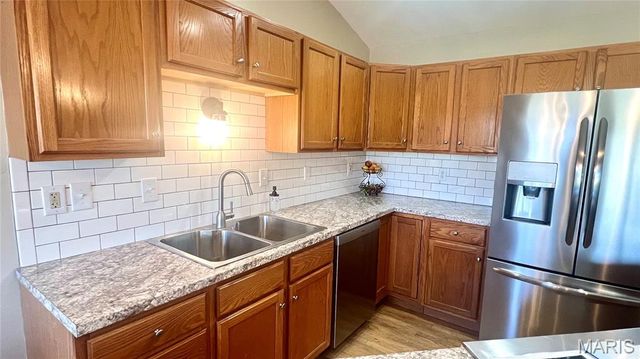 1157 Amanda Street, St James, MO 65559