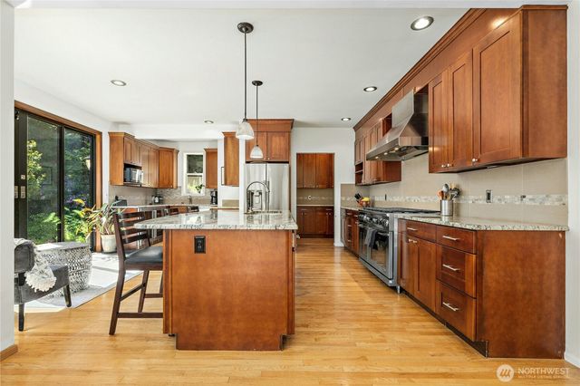 7725 235th Place NE, Redmond, WA 98053
