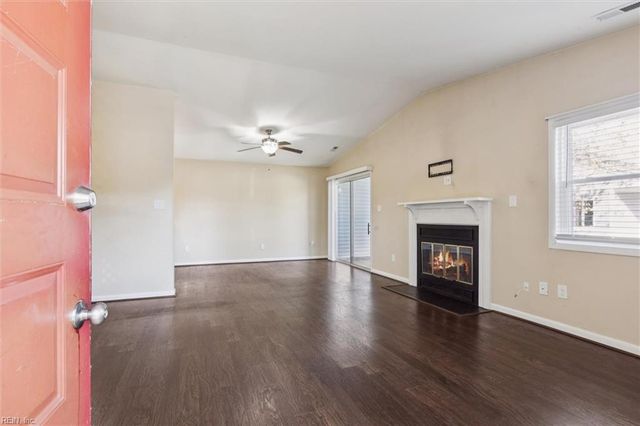115 Roane Dr Apt E, Hampton, VA 23669