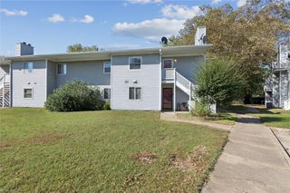 115 Roane Dr Apt E, Hampton, VA 23669