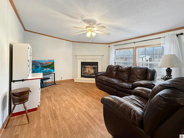 3009 Sid Darnall Rd, Benton, KY 42025