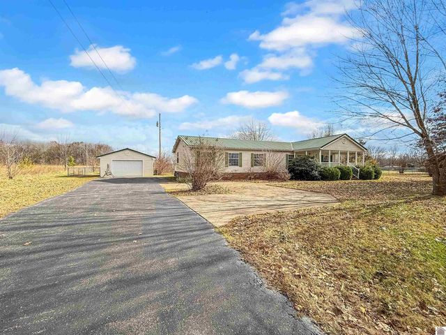 3009 Sid Darnall Rd, Benton, KY 42025