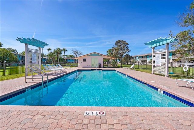 650 W Pope Rd 205, St Augustine, FL 32080