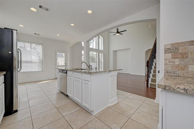 71 N Rocky Point Circle, The Woodlands, TX 77389