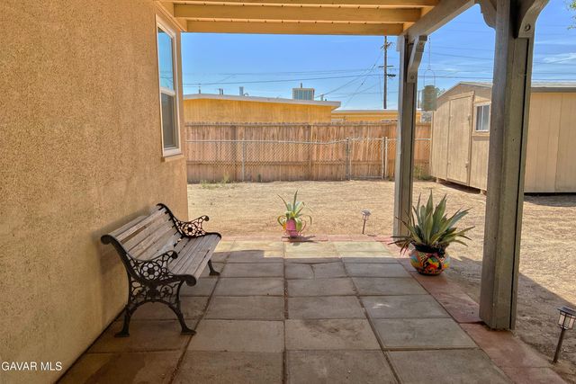 2901 Desert Street, Rosamond, CA 93560