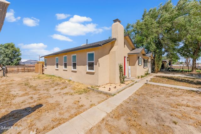 2901 Desert Street, Rosamond, CA 93560