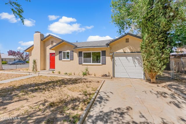 2901 Desert Street, Rosamond, CA 93560