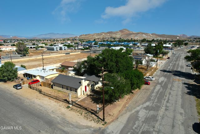 2901 Desert Street, Rosamond, CA 93560
