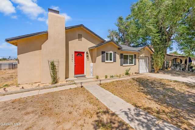 2901 Desert Street, Rosamond, CA 93560