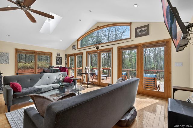 139 York Lake Estates Road, Barryville, NY 12719