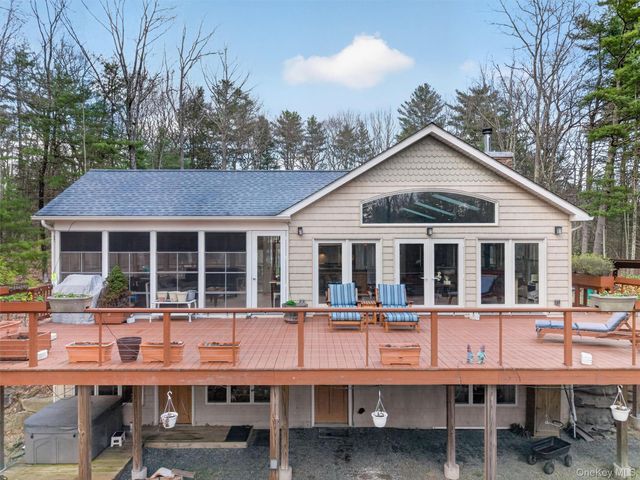 139 York Lake Estates Road, Barryville, NY 12719