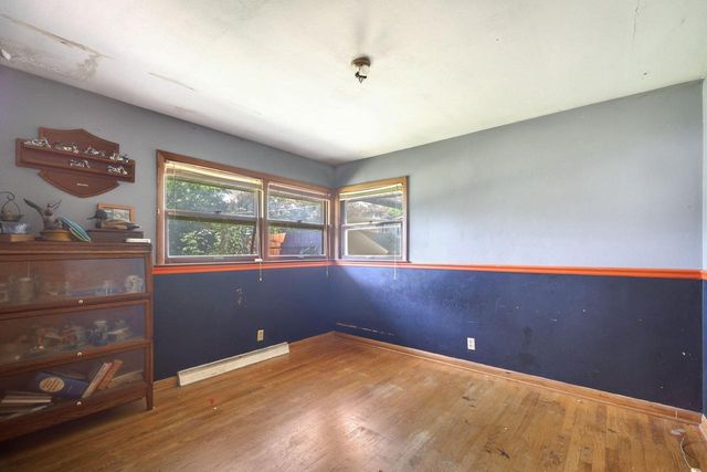 949 W Plainfield AVENUE, Milwaukee, WI 53221