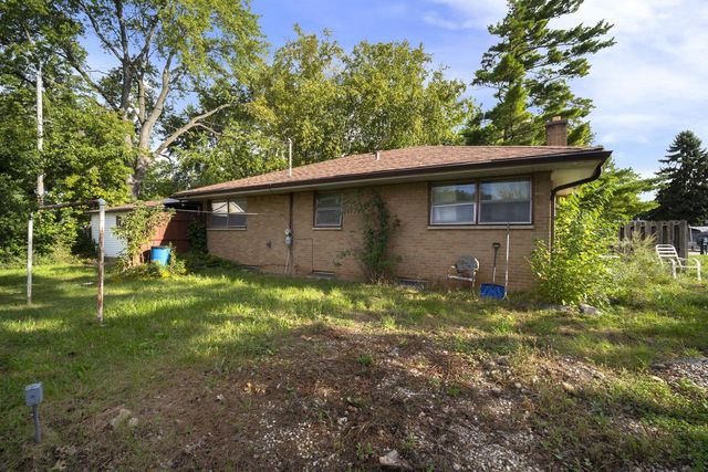 949 W Plainfield AVENUE, Milwaukee, WI 53221