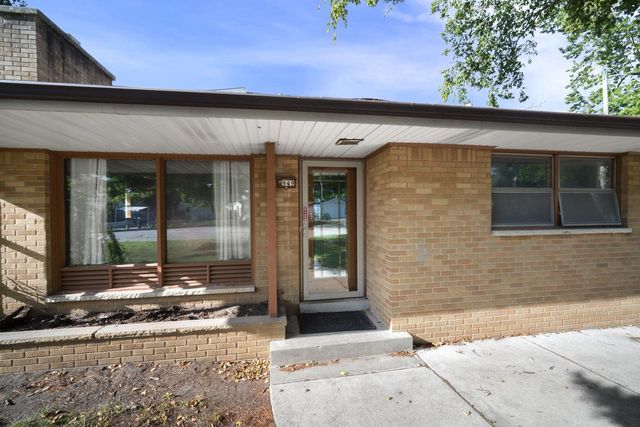 949 W Plainfield AVENUE, Milwaukee, WI 53221