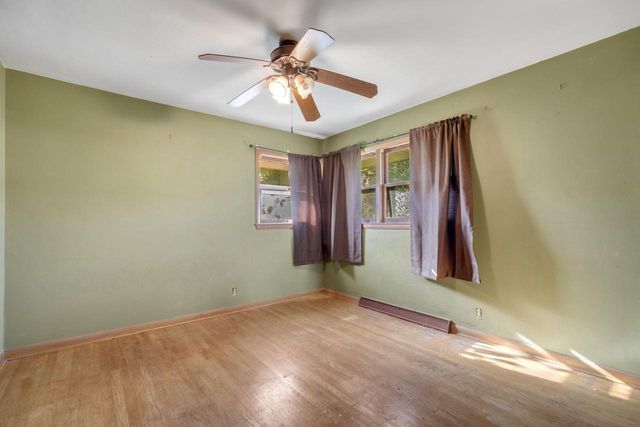 949 W Plainfield AVENUE, Milwaukee, WI 53221