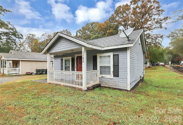 1102 W Davidson Avenue, Gastonia, NC 28052