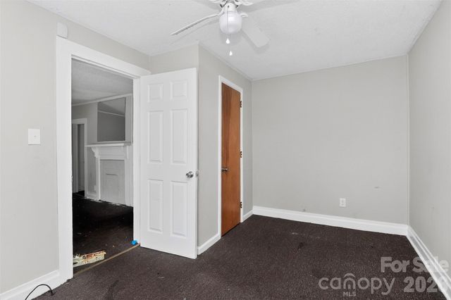1102 W Davidson Avenue, Gastonia, NC 28052