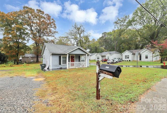 1102 W Davidson Avenue, Gastonia, NC 28052