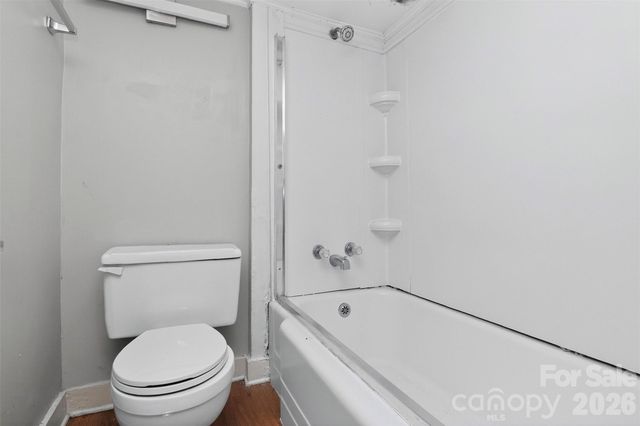 1102 W Davidson Avenue, Gastonia, NC 28052