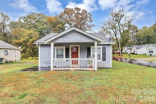 1102 W Davidson Avenue, Gastonia, NC 28052