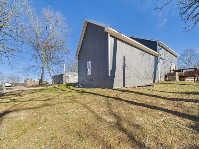23046 Salley Drive, Warsaw, MO 65355