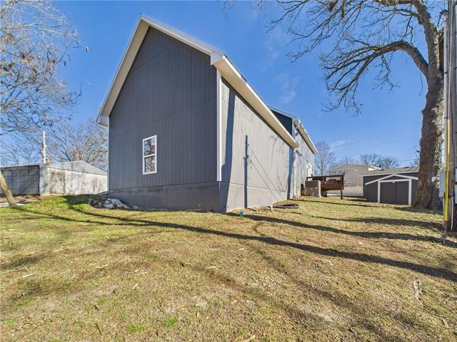23046 Salley Drive, Warsaw, MO 65355