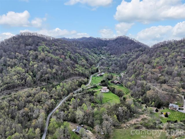 676 Cathey Cove Road, Waynesville, NC 28786