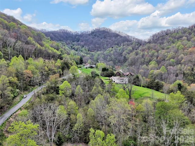 676 Cathey Cove Road, Waynesville, NC 28786