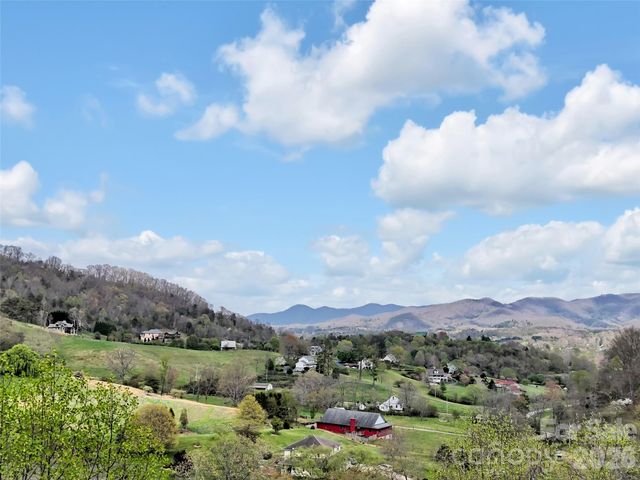 676 Cathey Cove Road, Waynesville, NC 28786