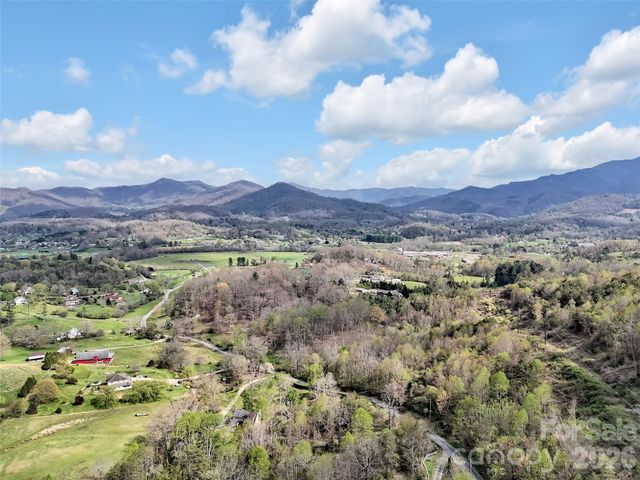 676 Cathey Cove Road, Waynesville, NC 28786