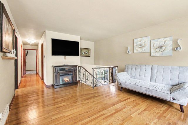 5300 Garfield Street, Merrillville, IN 46410