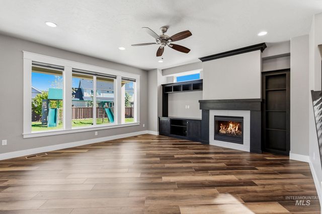 5756 N Vicenza Ave, Meridian, ID 83646