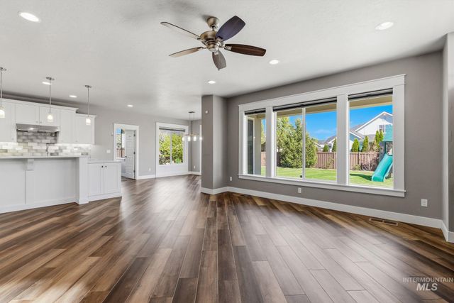 5756 N Vicenza Ave, Meridian, ID 83646