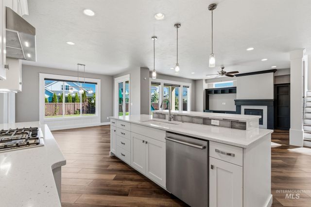 5756 N Vicenza Ave, Meridian, ID 83646