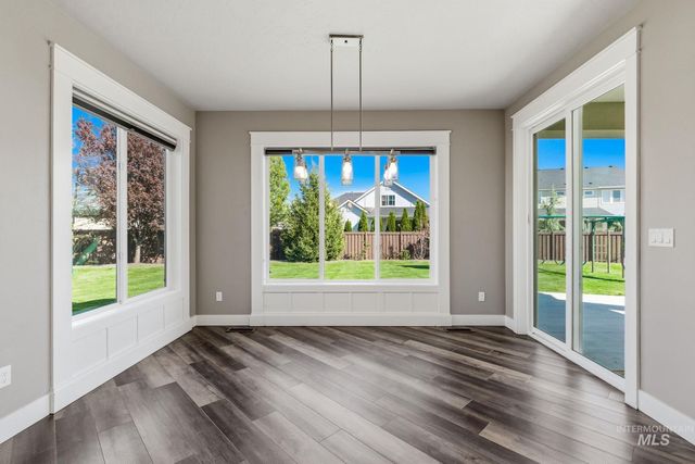 5756 N Vicenza Ave, Meridian, ID 83646