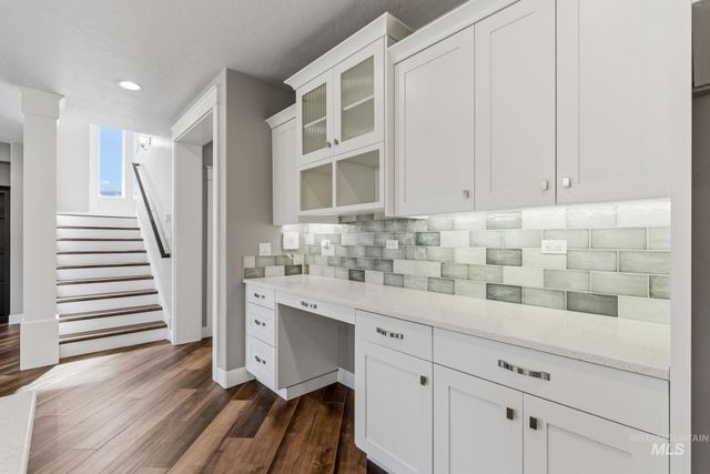 5756 N Vicenza Ave, Meridian, ID 83646