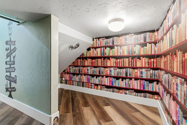 5756 N Vicenza Ave, Meridian, ID 83646