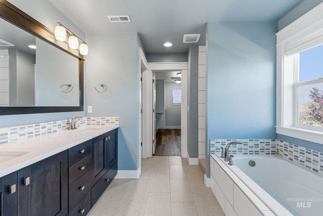 5756 N Vicenza Ave, Meridian, ID 83646