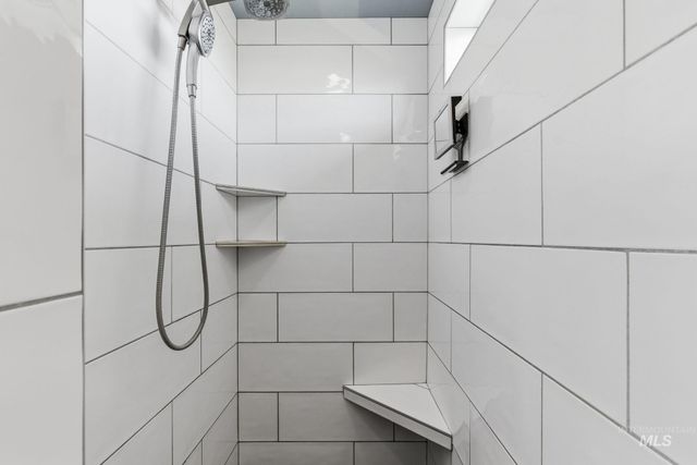 5756 N Vicenza Ave, Meridian, ID 83646