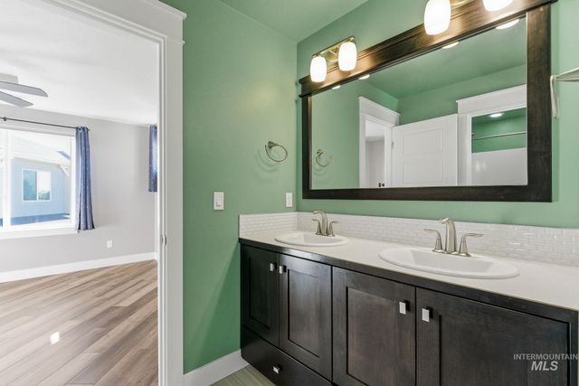 5756 N Vicenza Ave, Meridian, ID 83646