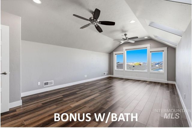 5756 N Vicenza Ave, Meridian, ID 83646