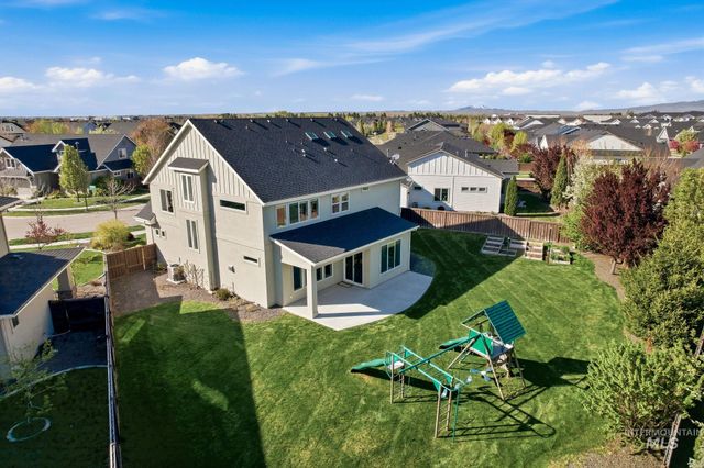 5756 N Vicenza Ave, Meridian, ID 83646