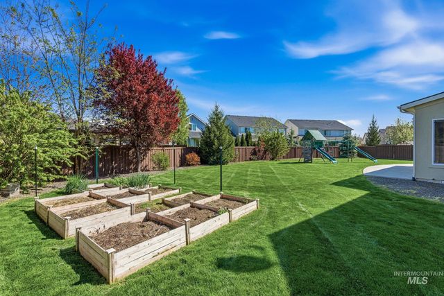 5756 N Vicenza Ave, Meridian, ID 83646