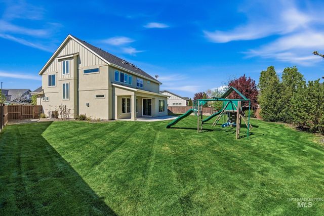 5756 N Vicenza Ave, Meridian, ID 83646