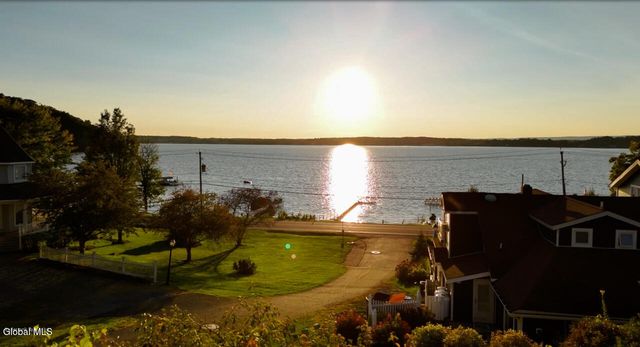 2 Leeward Lane, Stillwater, NY 12866